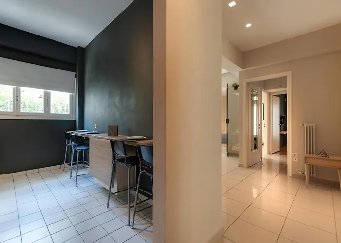 Modern Faliro Flat